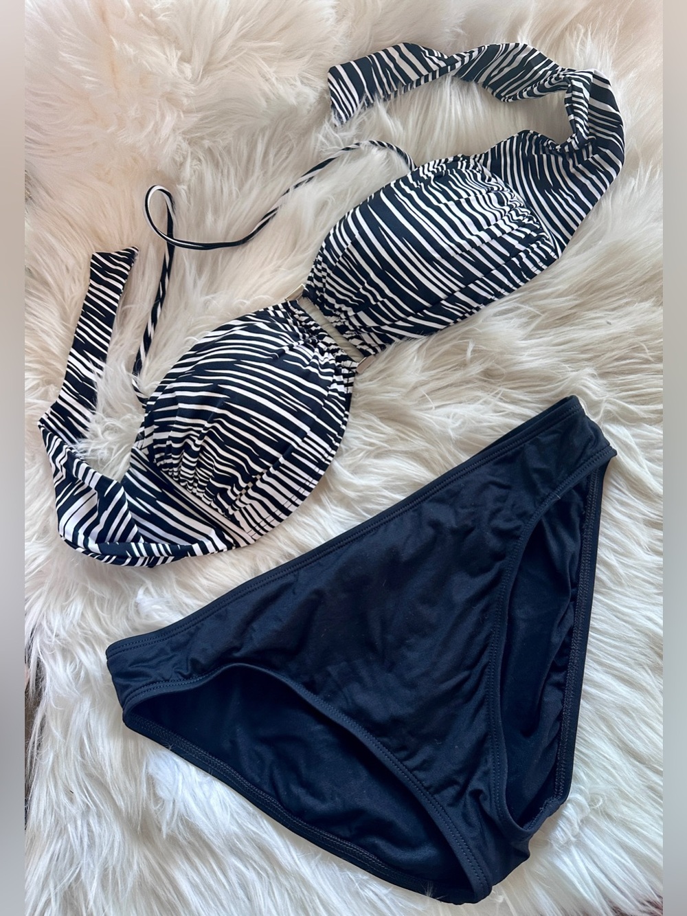 La Blanca Black and White Striped Bikini Set ZEBRA w/silver rectangle detail!